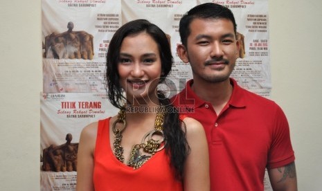 Atiqah Hasiholan dan Rio Dewanto