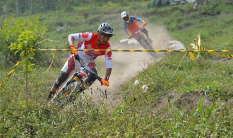 Atlet sepeda enduro Indonesia Yoris Sahara.