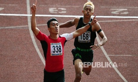 Atlet Sumatera Barat Yaspi Boby saat memenangkan final lari 200 meter putra di PON 2016. Yaspi juga menjadi andalan Indonesia untuk SEA Games 2017.