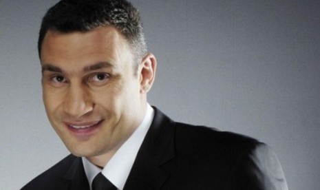 Atlet tinju kelas berat, Vitali Klitschko, bakal mencalonkan diri untuk presiden Ukraina di 2015.