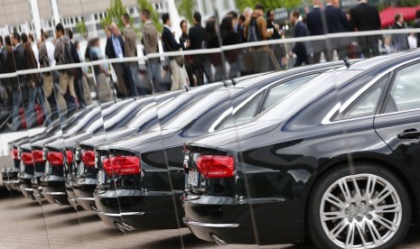 Audi cars reflected in mirrors during a media preview day at the Frankfurt Motor Show (IAA) September 10, 2013. (Illustration)