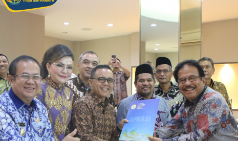 Audiensi Kementerian ATR/BPN dengan Apkasi yang dipimpin langsung oleh Menteri ATR/Kepala BPN Sofyan A Djalil, didampingi oleh Sekretaris Jenderal, Himawan Arief Sugoto, Direktur Jenderal Tata Ruang, Abdul Kamarzuki, Direktur Jenderal Pengadaan Tanah, Arie Yuriwin dan Direktur Jenderal Pengendalian Pemanfaatan Ruang dan Penguasaan Tanah, Budi Situmorang.