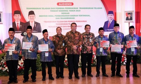 Audiensi Transmigran Teladan dan Pembina Permukiman Transmigrasi Teladan Tingkat Nasional Tahun 2019 di Balai Makarti Muktitama, Jakarta (15/8).