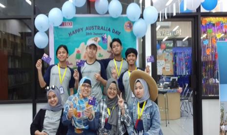 Aussie Banget Corner (ABC) Universitas Muhammadiyah Malang (UMM) menjadi tempat yang menarik untuk belajar wawasan Australia. Ada beragam fasilitas disediakan, mulai dari informasi studi, beasiswa, dan budaya yang ada di Australia.