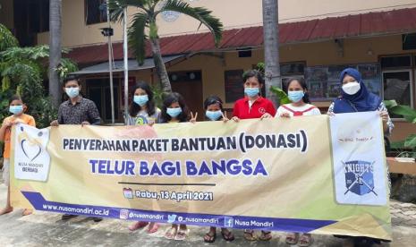 ayasan Indonesia Nusa Mandiri yang menaungi Universitas Nusa Mandiri ikut andil membantu masyarakat di bulan Ramadhan 1442 Hijriyah melalui programnya Nusa Mandiri Berbagi. Nusa Mandiri membantu Telur Bagi Bangsa dalam penyaluran paket donasi 2.220 telur ke Panti Asuhan di sekitar Jakarta