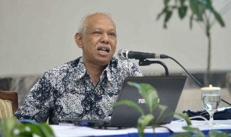 Azyumardi Azra menjadi pembicara saat peluncuran buku Naik Haji di Masa Silam dan Kakawin Sumanasintaka