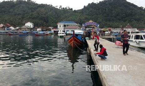 Wisata Pulau Pahawang, Kecamatan Teluk Pandan, Kabupaten Pesawaran, Lampung. Jelang libur panjang pekan depan objek wisata perketat protokol kesehatan.