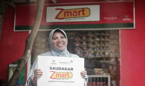 Badan Amil Zakat Nasional (BAZNAS) dan UPZ BAZNAS Bank Permata Tbk memberdayakan mustahik pada masa pandemi Covid-19 ini melalui Program Zmart dan program pembiayaan ekonomi mikro. Bantuan program yang diterima oleh mustahik di berbagai kota ini mencapai total Rp 1,5 Miliar.