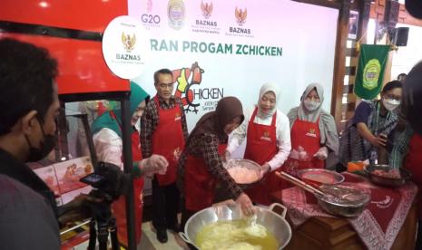 Badan Amil Zakat Nasional (Baznas) meluncurkan program usaha ZChicken untuk memberdayakan mustahik yang berada di Bantul, DIY.  Peluncuran program bantuan ZChicken ini merupakan rangkaian dari program bantuan usaha 1.000 ZChicken untuk dikelola para mustahik di Pulau Jawa