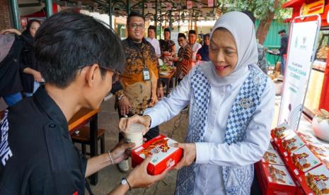 Badan Amil Zakat Nasional (Baznas) meluncurkan ZCorner di Semarang, Jawa Tengah, Sabtu (18/11/2023). ZCorner merupakan Zona Kuliner Halal program pemasaran produk-produk binaan Baznas RI yang sudah terintergasi seperti ZCoffee, ZMart, ZChicken dan produk kuliner halal lainnya.