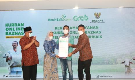 Badan Amil Zakat Nasional (Baznas) menjalin kerja sama dengan Grab dan BenihBaik dalam memberi kemudahan masyarakat untuk menunaikan kurbannya di Idul Adha 1443 H. 