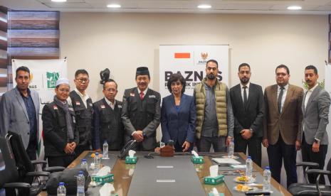 Badan Amil Zakat Nasional (BAZNAS) RI bekerja sama dengan lembaga asal Mesir Mishr Al-Kheir dalam menyalurkan bantuan untuk masyarakat Palestina.