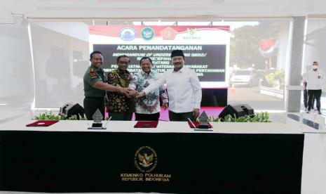 Badan Amil Zakat Nasional (Baznas) RI bersinergi dengan Badan Nasional Pengelola Perbatasan (BNPP), dan Tentara Nasional Indonesia (TNI) dalam mengangkat perekonomian masyarakat yang tinggal di perbatasan negara, dengan menggulirkan berbagai program pemberdayaan berbasis ekonomi.