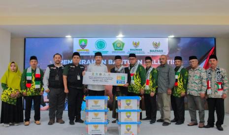 Badan Amil Zakat Nasional (Baznas) RI menerima penyaluran infak kemanusiaan Palestina sebesar Rp 461 juta dari Baznas Kabupaten Sumedang. 