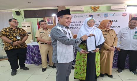 Badan Amil Zakat Nasional (Baznas) telah berkontribusi dalam memfasilitasi sertifikasi halal kepada 1200 mustahik pelaku usaha mikro, kecil, dan menengah (UMKM) kategori self declare sejak tahun 2020. 