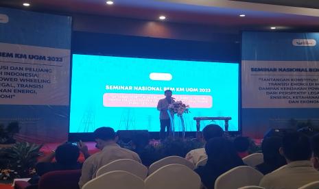 Badan Eksekutif Mahasiswa Keluarga Mahasiswa Universitas Gadjah Mada (BEM KM UGM) menggelar Seminar Nasional dengan tema 