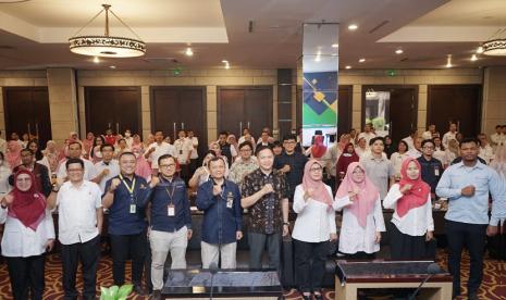 Badan Keuangan dan Aset Daerah (BKAD) Pemerintah Provinsi Kalimantan Barat menyelenggarakan sosialisasi implementasi Peraturan Menteri Keuangan Nomor 58/PMK.03/2022 tentang penunjukan pihak lain sebagai pemungut pajak dan tata cara pemungutan, penyetoran, dan/atau pelaporan pajak. 