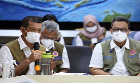 Badan Nasional Penanggulangan Bencana (BNPB) menyiagakan satu unit helikopter jenis Dauphin untuk aktivitas pemantauan dan segala jenis kegiatan lainnya yang dianggap perlu dalam penanganan jika terjadi erupsi Gunung Merapi.