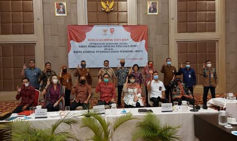 Badan Pembinaan Ideologi Pancasila (BPIP) memperkuat sinergi dengan Badan Nasional Penanggulangan Terorisme (BNPT) guna menangkal radikalisme dan terorisme untuk anak muda serta kaum milenial. Diskusi terpumpun yang dilakukan di Depok, Jawa Barat itu mengundang BNPT untuk menindaklanjuti MOU yang telah disepakati kedua belah pihak.