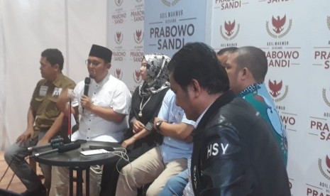 Badan Pemenangan Nasional (BPN) menggelar konferensi pers terkait polemik pernyataan 'tampang boyolali' di Media Center Pemenangan Prabowo - Sandiaga, Jakarta, Selasa (6/11). 