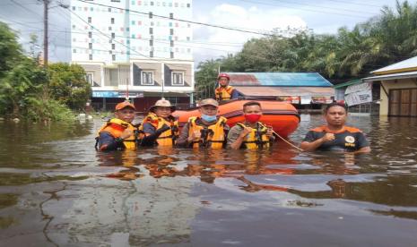 Badan Penanggulangan Bencana Daerah (BPBD) Provinsi Kalsel mengirimkan bantuan untuk musibah banjir besar yang terjadi di Kabupaten Katingan Provinsi Kalimantan Tengah. Pengiriman bantuan tersebut dilaksanakan atas instruksi langsung Gubernur Kalsel Sahbirin Noor.