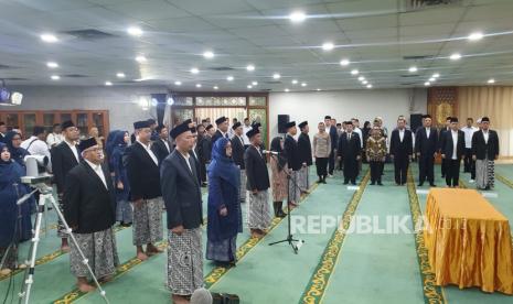 Badan Penyelenggara Haji Indonesia (BP Haji) resmi melantik para pejabat eselon II hingga IV di Masjid Al Ikhlas, Kantor Kemenag, Jl MH Thamrin, Jakarta Pusat, Senin (30/12/2024). 