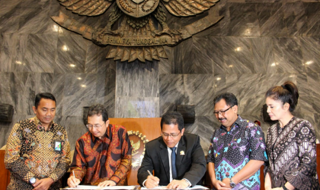 Badan Penyelenggara Jaminan Sosial Ketenagakerjaan (BPJSTK) telah menandatangani nota kesepahaman (MoU) dengan Sekretariat Jendral Dewan Perwakilan Rakyat (DPR) RI.