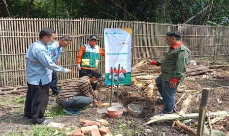 Badan Usaha Milik Masyarakat (BUMMas) Berkah Jaya Lestari binaan Rumah Zakat yang beralamat di Kp. Gandok, Kabupaten Wonosobo kembali mendapatkan bantuan modal usaha dari Rumah Zakat, Sabtu (18/12).