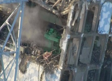 Bagaian atas Unit nomor 4, PLTN Fukushima Dai-ichi yang rusak parah.