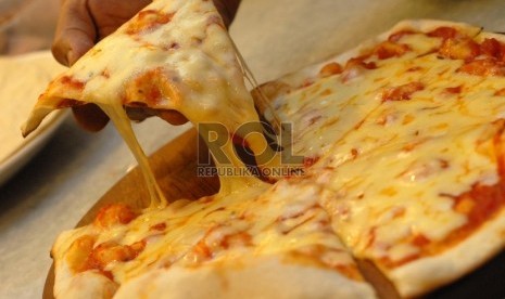 Bagaimana cara seseorang melahap pizza berpengaruh dengan tipe kepribadian, apakah Anda makan dari tepian pizza atau dengan tangan ketimbang garpu dan pisau? Faktor tersebut memengaruhi tipe kepribadian.