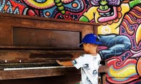 Bagi anak berkebutuhan khusus bermain musik bisa menjadi sarana meningkatkan kecakapan mereka.