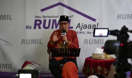 Bagi umat Muslim membaca Alquran akan mendatangkan keberkahan. 