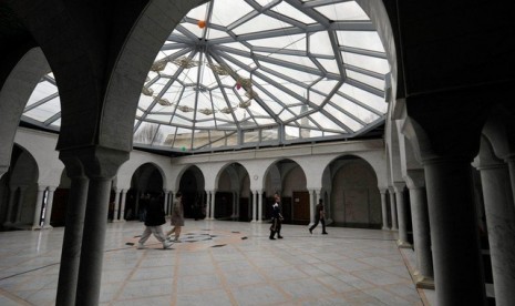 Bagian dalam Masjid Jenewa di Petit-Saconnex, Jenewa, Switzerland.