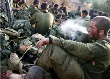 Bahaya kecanduan alkohol dan narkoba menerpa tentara Israel.