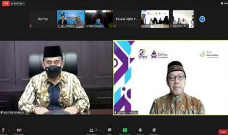 Baitulmaal Muamalat (BMM) yang merupakan Lembaga Amil Zakat Nasional (LAZNAS) menggelar acara Wisuda Akbar Beasiswa Tahfidz Muamalat secara online sebagai bentuk apresiasi kepada para santri penghafal Al-Qurán, Kamis (26/11). Acara wisuda akbar ini dihadiri oleh Menteri Agama RI Jenderal TNI (Purn) Fachrul Razi, S.I.P., S.H., M.H dan Direktur Pemberdayaan Zakat dan Wakaf Kementerian Agama Drs. H. Tarmizi, M.A. Turut hadir pula Wakil Ketua Badan Amil Zakat Nasional Dr. Zainulbahar Noor, S.E., M.Ec, Ketua Dewan Pembina Yayasan BMM sekaligus Direktur Utama Bank Muamalat Achmad K. Permana, serta Plt. Direktur Eksekutif BMM Novi Wardi, dan disaksikan oleh Pengurus Pondok Pesantren serta penerima beasiswa. 