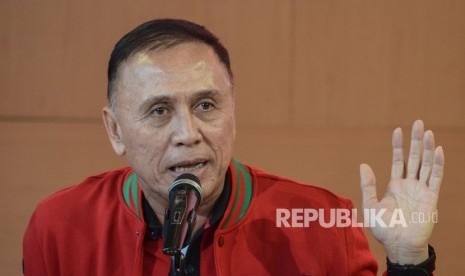 Bakal Calon Ketua PSSI Komjen Pol Mochamad Iriawan memberikan pandangan pada acara ngobrol bareng bang Iwan Bule bareng wartawan olahraga di Senayan, Jakarta Pusat, Rabu (21/8/2019). 