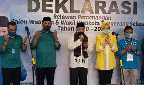 Bakal Calon Walikota Tangerang Selatan Benyamin Davnie bakal mendaftarkan diri ke Komisi Pemilihan Umum (KPU) setempat, pendaftaran ini sebagai syarat utama kepesertaan Benyamin Davnie dan pasangannya Pilar Saga Ichsan sebagai Calon Walikota dan Wakilnya. Jelang pendaftaran Davnie dan Pilar Saga menyempatkan diri untuk berdoa