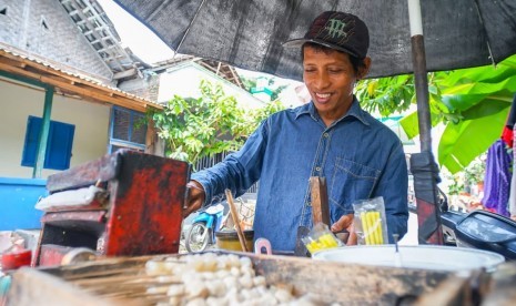 Bakso Kojek Waidi dapat bantuan usaha dari  Rumah Zakat.