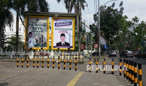 Baliho untuk 'menghibur' gubernur Tengku Erry Nuradi yang hampir dipastikan tak ikut Pilgub Sumut 2018. Satu per satu partai pendukungnya mengalihkan dukungan kepada sosok lain.