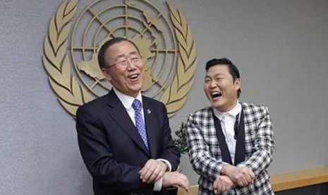 Ban Ki-moon saat bertemu Psy Gangnam Style