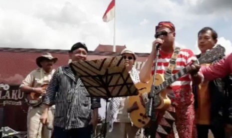 Band 4 menteri saat tampil di acara Nitilaku, Yogyakarta