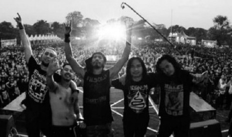 Band Burgerkill asal Bandung. Festival sepeda motor dan musik 