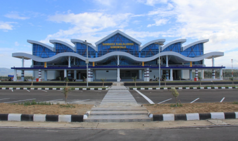 Bandara Djalaluddin Gorontalo.