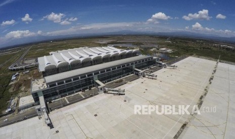 Bandara Internasional Jawa Barat (BIJB) di Kertajati, Majalengka, Jawa Barat. PT Bandarudara Internasional Jawa Barat (PT BIJB) menggelar proses tender untuk pembangunan sejumlah fasilitas penunjang Bandara Kertajati, Majalengka. 