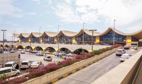 Penumpang Pesawat Mulai Tinggalkan Arab Saudi. Foto: Bandara Jeddah, Arab Saudi,