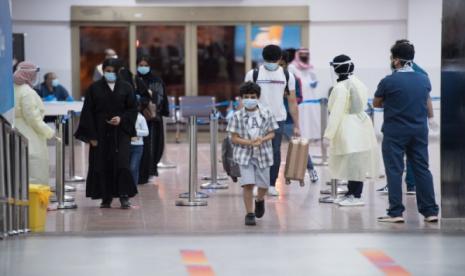 Saudi tidak Lagi Karantina Pelancong yang Sudah  Divaksinasi. Bandara Jeddah, Arab Saudi.