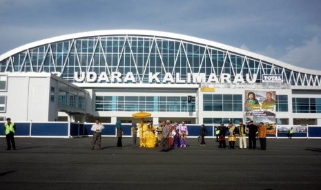  Bandara Kalimarau, Kabupaten Berau, Kalimantan Timur yang baru selesai dibangun tahun ini merupakan pintu gerbang wisatawan menuju Pulau Derawan.  (Nur Aini/Republika)