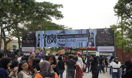 Bandung menjadi kota penutup dalam rangkaian konser Sheila on 7 di lima kota bertajuk 