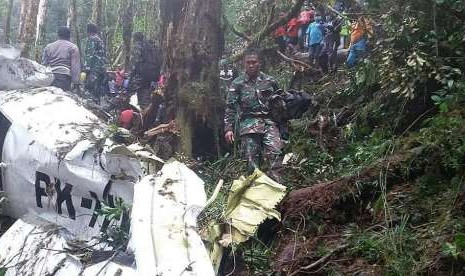 Bangkai pesawat Pesawat Demonim Air PK-HVQ dan korban ternyata ditemukan  warga Oksibil, Papua, tepatnya di pegunungan Menuk, distrik Aerambakon Kabupaten Pegunungan Bintang. Delapan orang tewas dan satu anak berusia 12 tahun selamat.