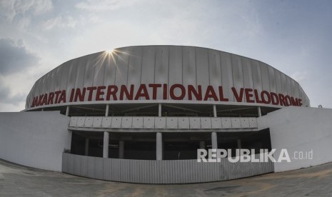 Bangunan Jakarta International Velodrome Rawamangun di Jakarta, Rabu (16/5). 